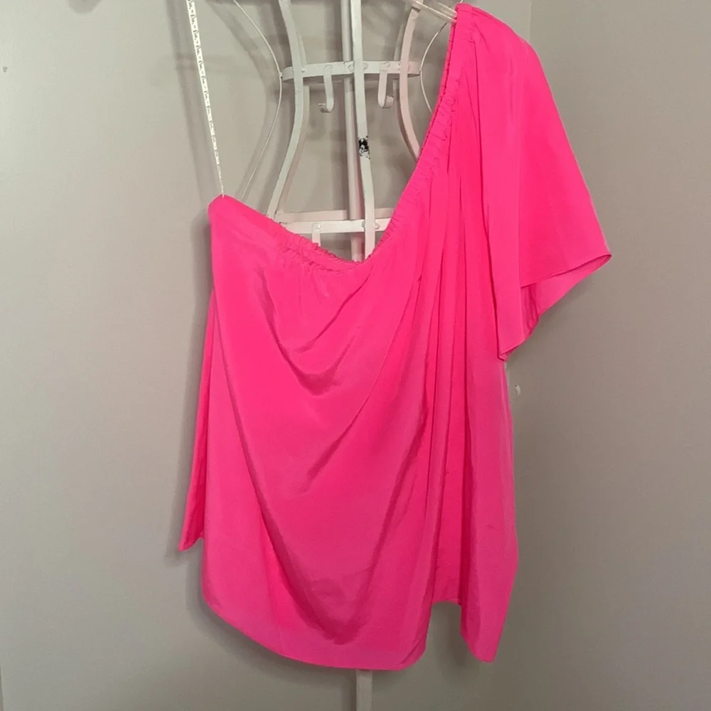 EUC LILLY PULITZER FIFER TOP - Picture 3 of 6